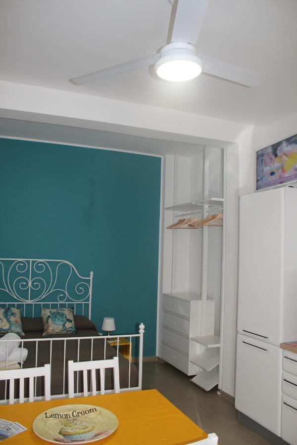 Casa Vacanze Gloria 카스텔라마레델골포 외부 사진