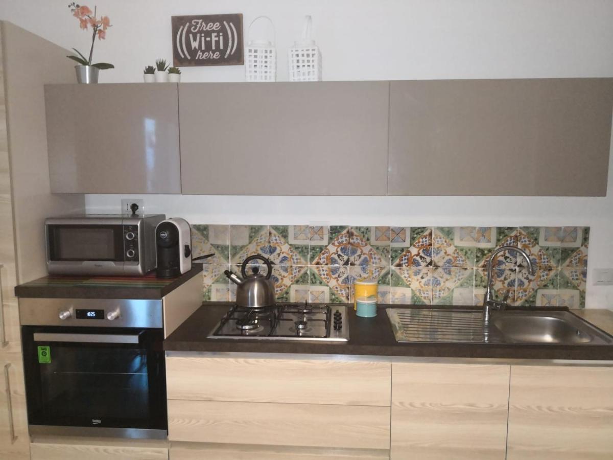 Casa Vacanze Gloria 카스텔라마레델골포 외부 사진