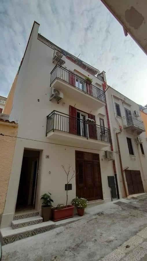 Casa Vacanze Gloria 카스텔라마레델골포 외부 사진